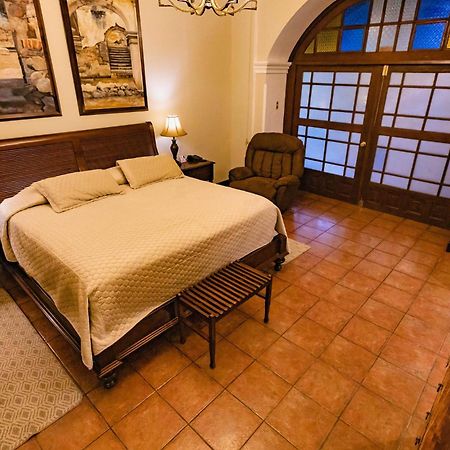 Hotel Aurora Antigua Екстер'єр фото