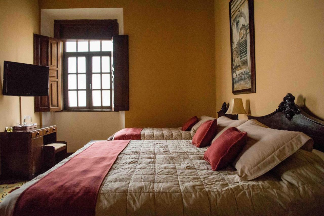 Hotel Aurora Antigua Екстер'єр фото
