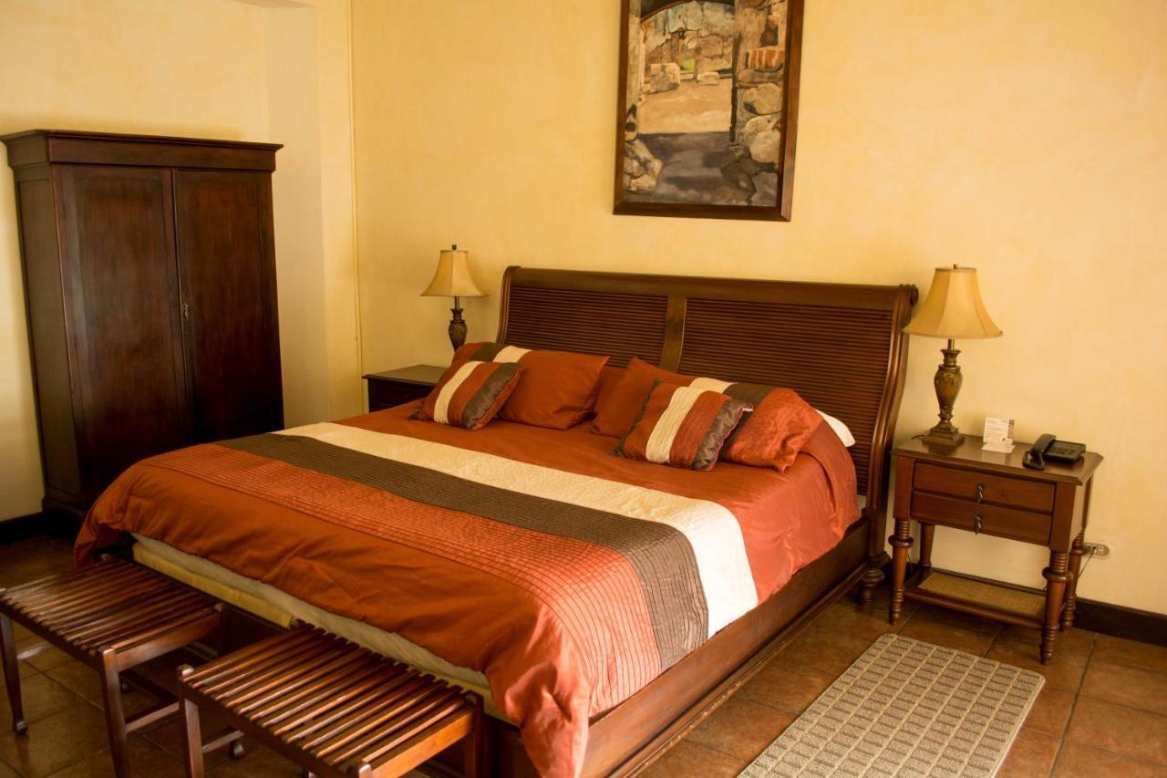 Hotel Aurora Antigua Екстер'єр фото