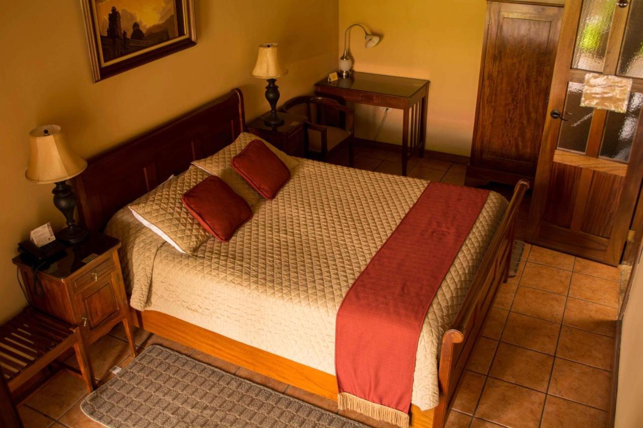 Hotel Aurora Antigua Екстер'єр фото
