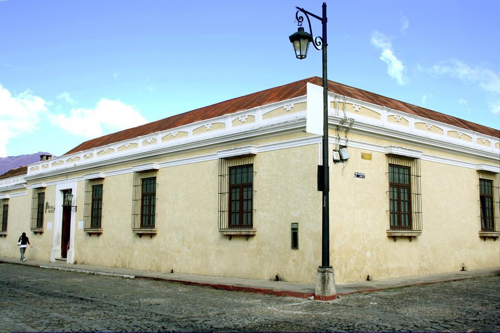Hotel Aurora Antigua Екстер'єр фото