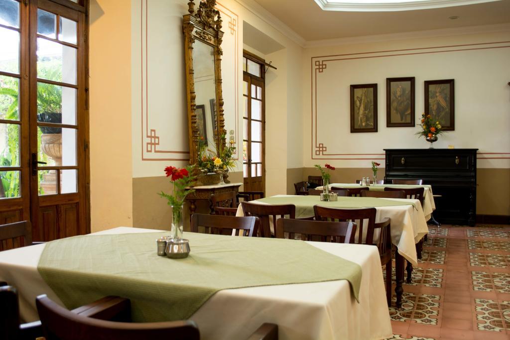 Hotel Aurora Antigua Екстер'єр фото