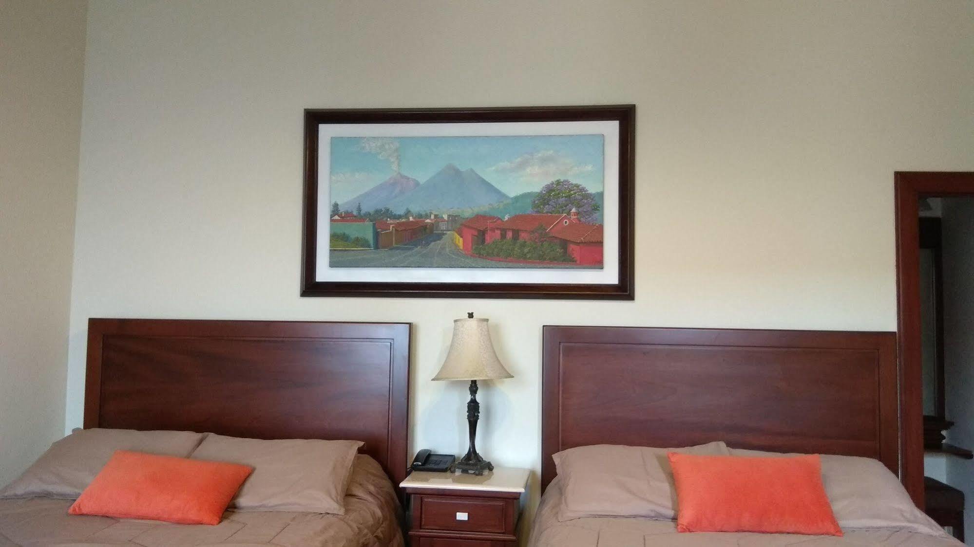 Hotel Aurora Antigua Екстер'єр фото