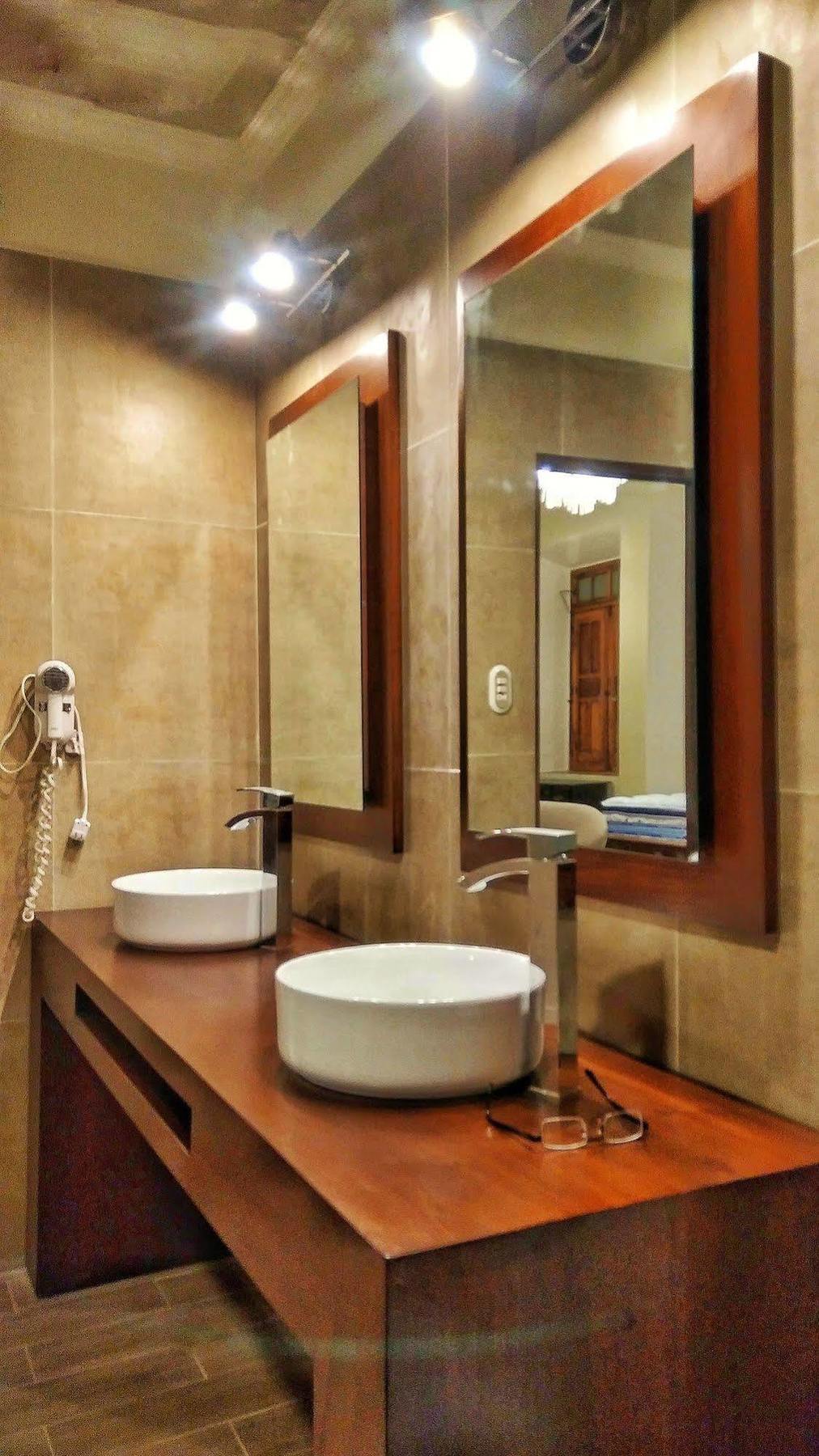 Hotel Aurora Antigua Екстер'єр фото