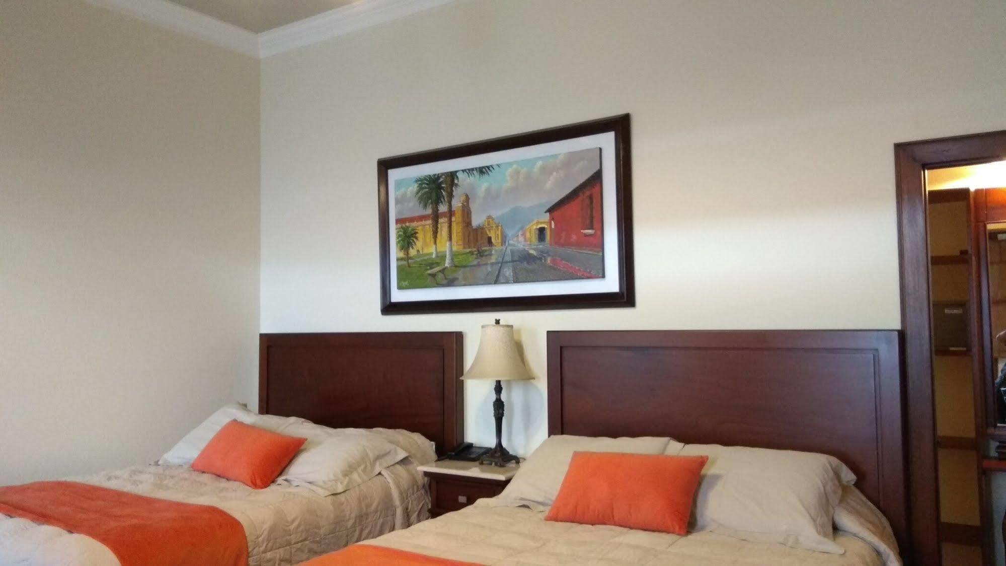 Hotel Aurora Antigua Екстер'єр фото