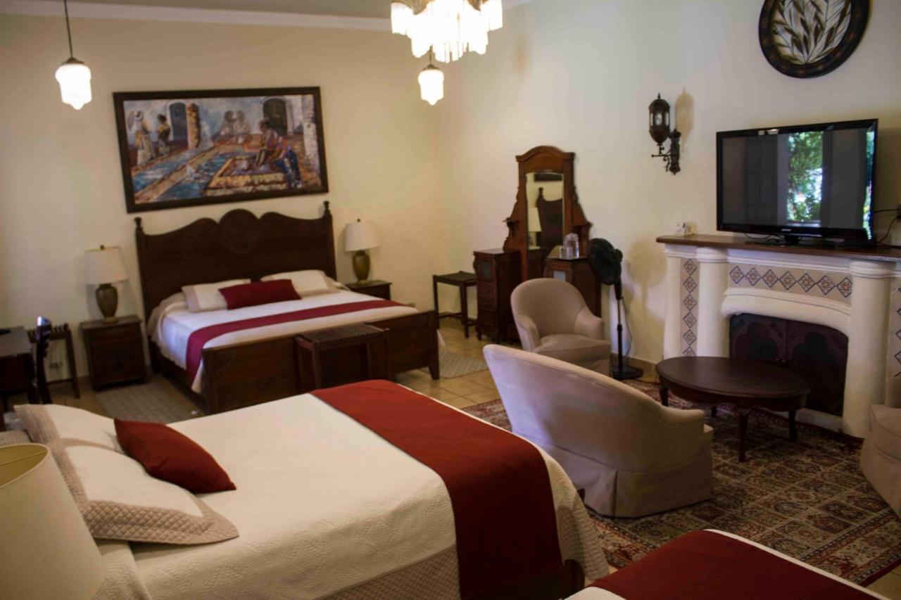 Hotel Aurora Antigua Екстер'єр фото