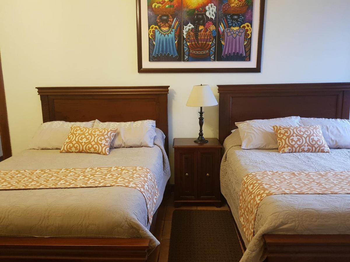 Hotel Aurora Antigua Екстер'єр фото
